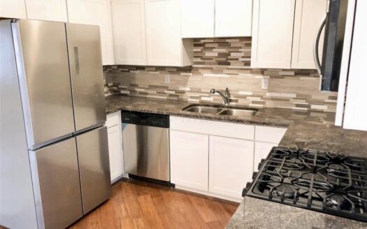 4883 Northtowne Blvd