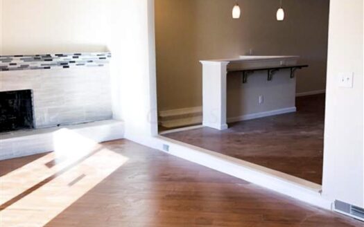 4883 Northtowne Blvd